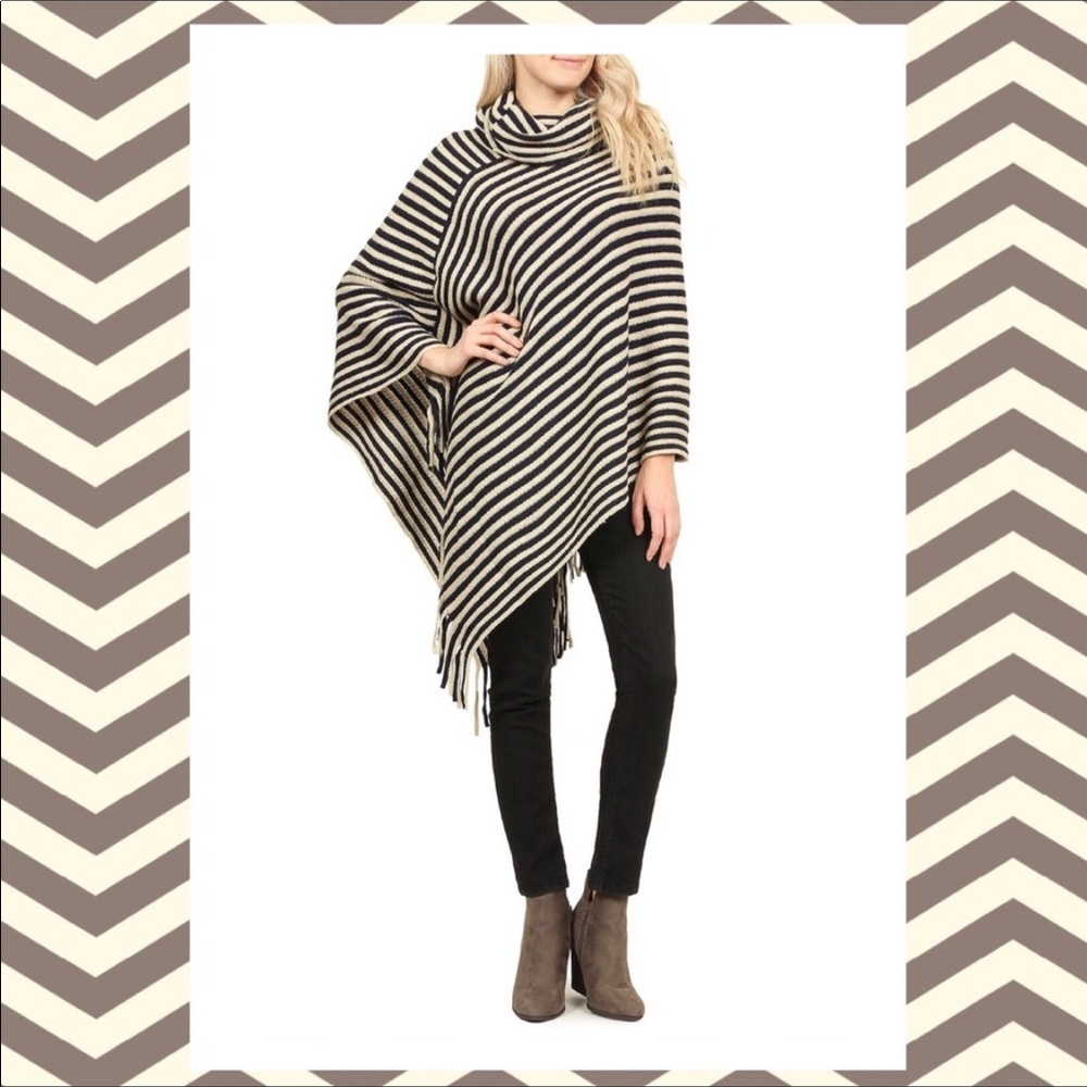 ✨Boho Navy Fringe Poncho✨